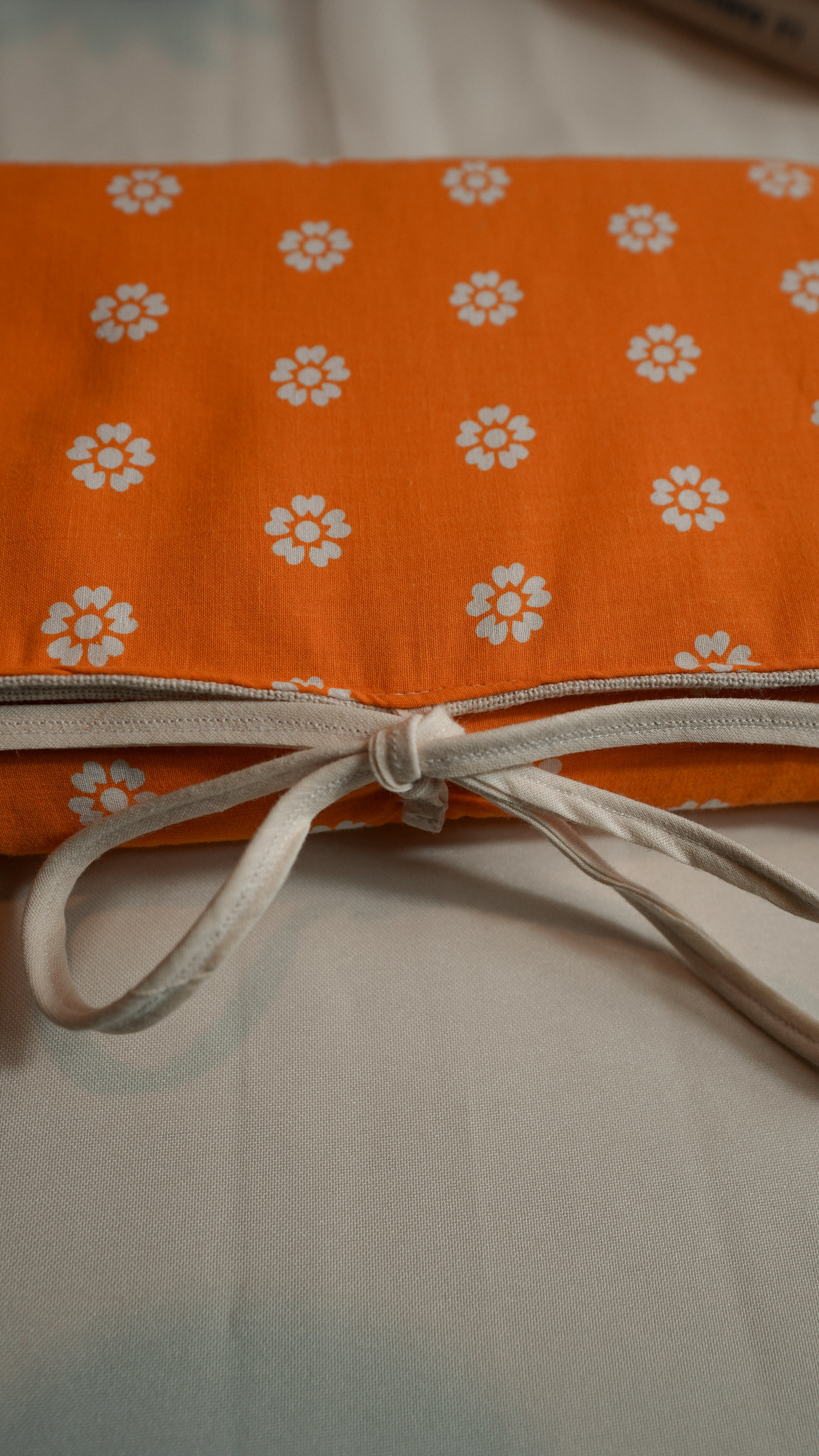 Housse de livre - fleurs orange